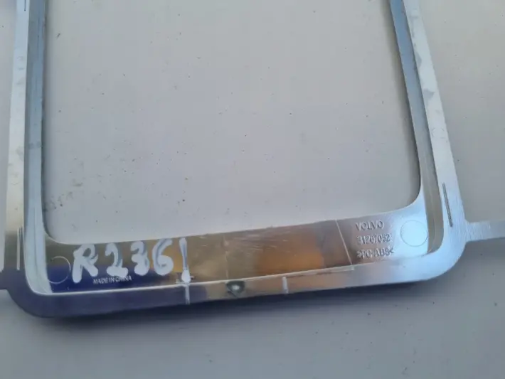 Volvo S60 II V60 V40 II RAMKA RADIA Dekor 31267052