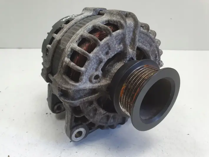 Volvo V40 II 2.0 D3 ALTERNATOR bosch 30659580