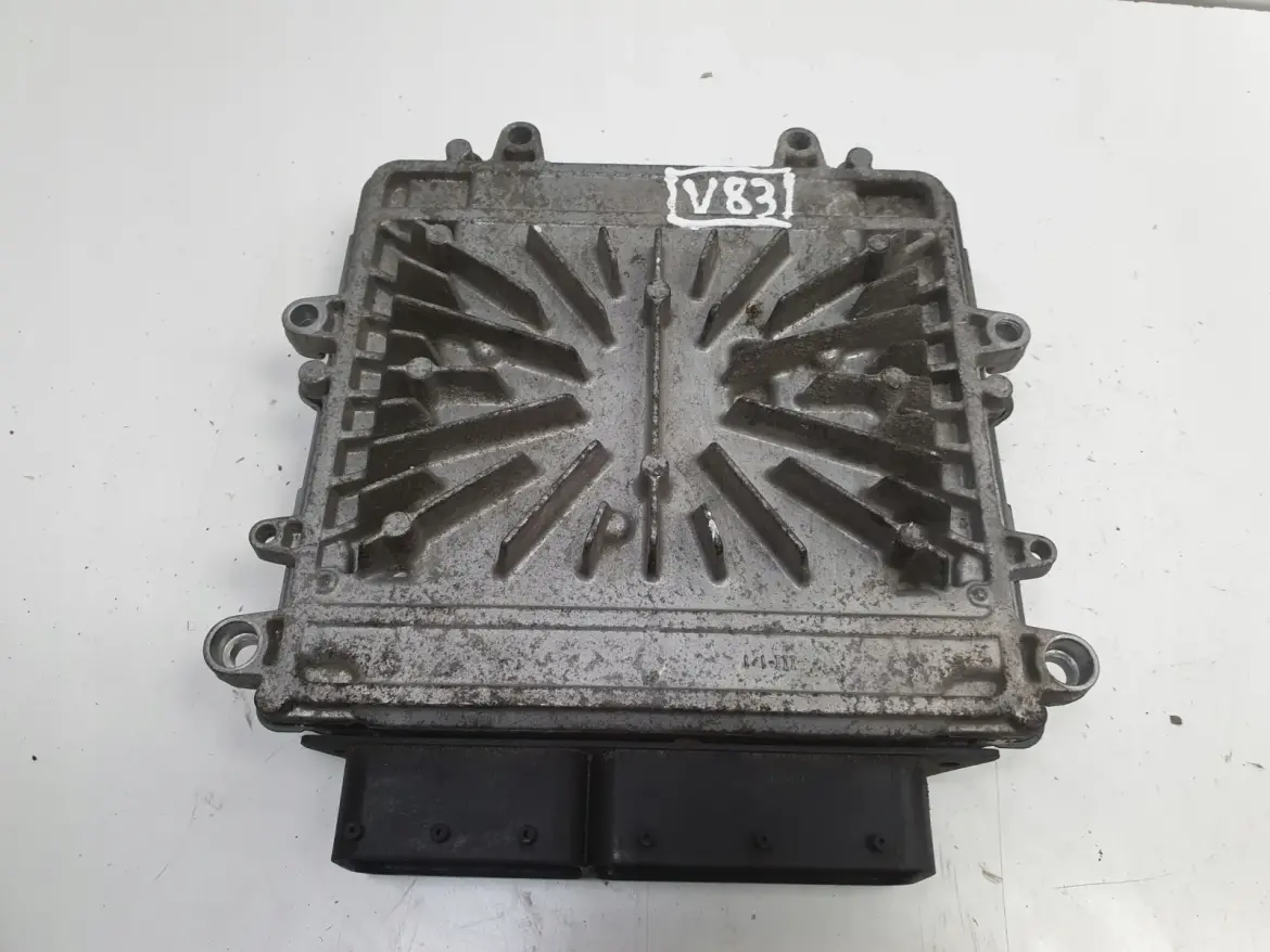 Volvo V60 1.6 D STEROWNIK SILNIKA komputer 31303095 31303095AC 0281016616