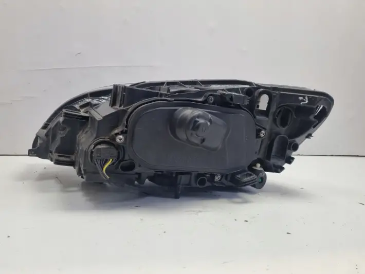 Volvo V60 S60 II LIFT PRZEDNIA LAMPA PRAWA prawy przód XENON 31698819