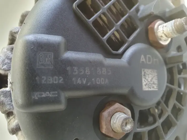 Opel Astra IV J 1.4 T turbo ALTERNATOR 13581885 100A