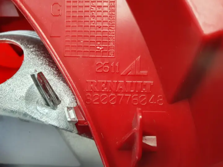 Renault Clio III lift 09-12r TYLNA LAMPA LEWA lewy tył kierowcy 8200776048