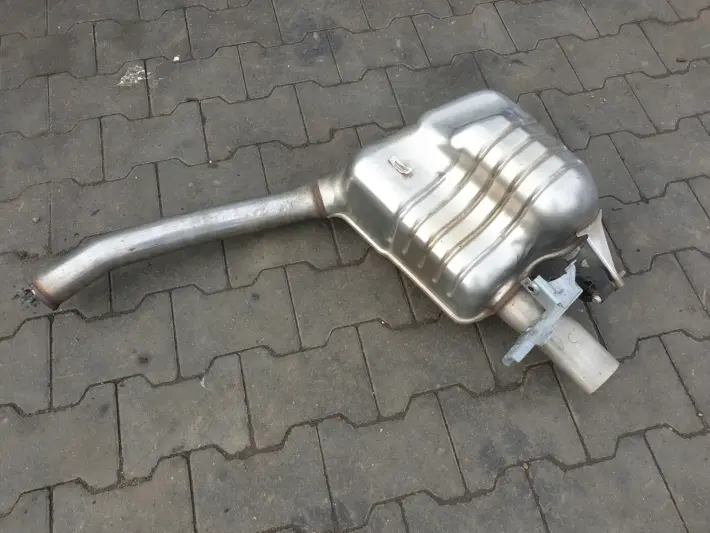 Mercedes W238 COUPE 3.0 V6 AMG TŁUMIK LEWY TYŁ