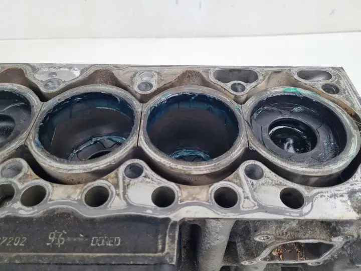 DÓŁ SILNIKA BLOK Volvo S60 II V60 S80 V70 III XC70 XC60 2.4 D5 D5244T15
