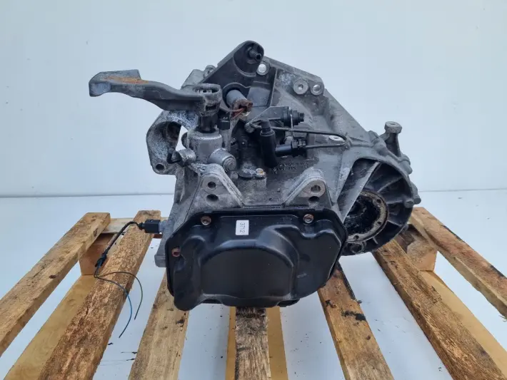 VW GOLF V 1.6 FSI MANUALNA SKRZYNIA BIEGÓW manual JHW