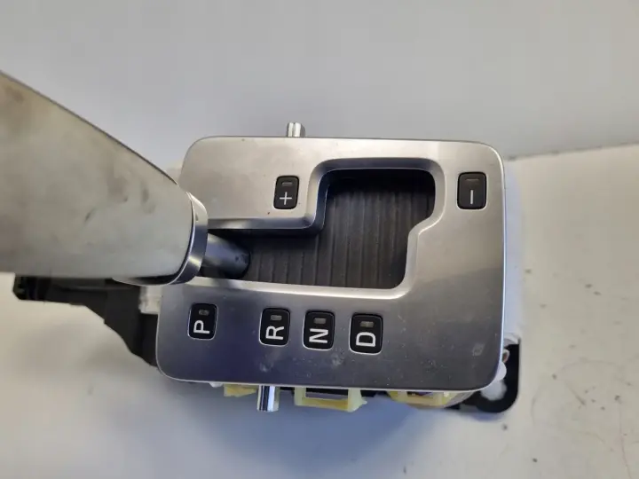 Volvo XC60 LEWAREK ZMIANY BIEGÓW Gałka automat P30787547