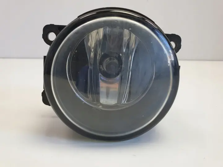 Nissan X-trail PRAWY PRZEDNI HALOGEN przód