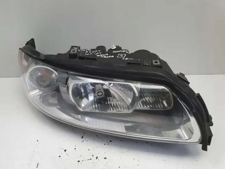 Volvo S60 I V70 II XENON LIFT PRZEDNIA LAMPA PRAWA prawy przód 30784250