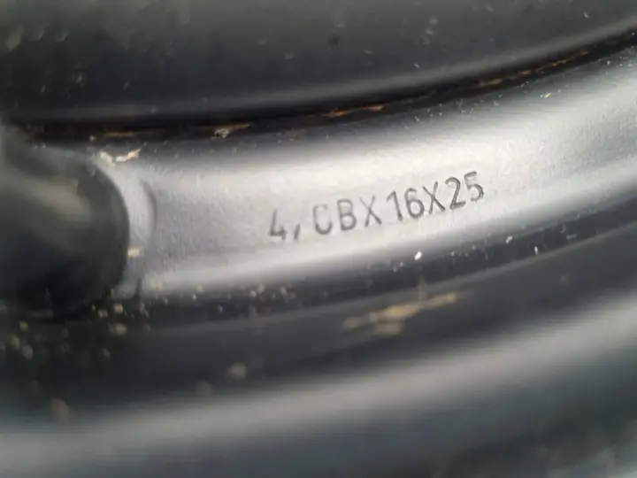 04d925052d3c5e22d0df751ba4e1e002