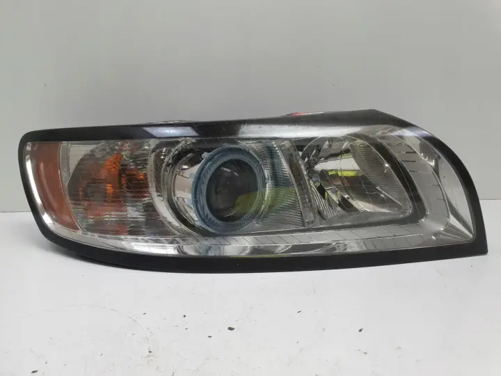 Volvo S40 II V50 LIFT XENON PRZEDNIA LAMPA PRAWA prawy przód 31265699