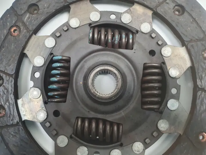 VW Golf V 1.6 FSI DOCISK TARCZA sprzęgło