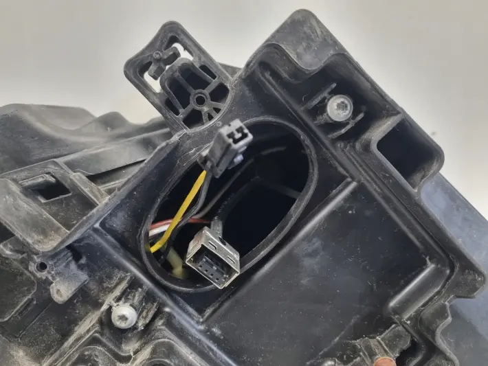 Volvo S80 II V70 III XC70 PRZEDNIA LAMPA LEWA LEWY PRZÓD XENON 31214347