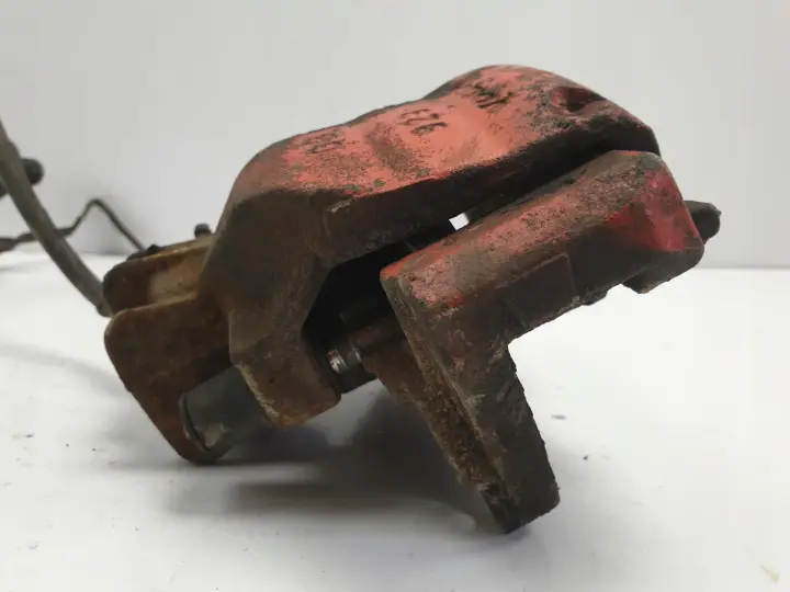 Volvo S80 2.8 T6 LEWY PRZEDNI ZACISK HAMULCOWY