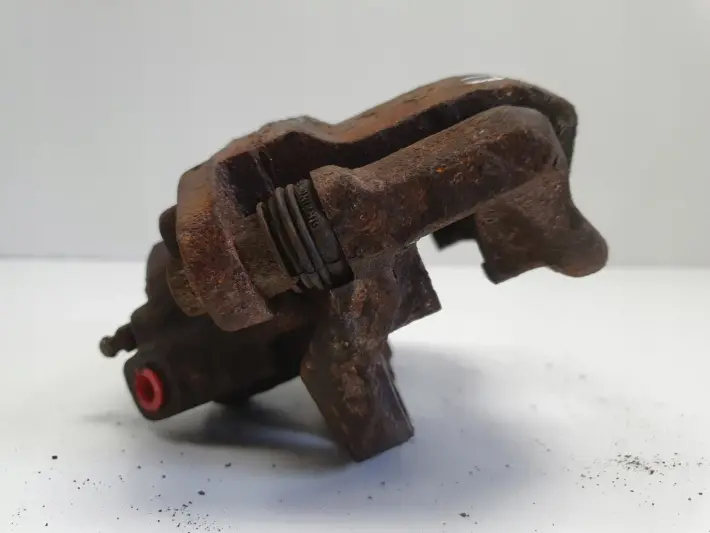 Renault Clio II PRAWY PRZEDNI ZACISK HAMULCOWY przód pasażera P.P Lucas