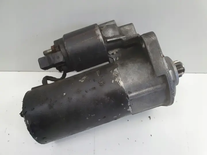 VW Golf III 1.9 D ROZRUSZNIK bosch 020911023P