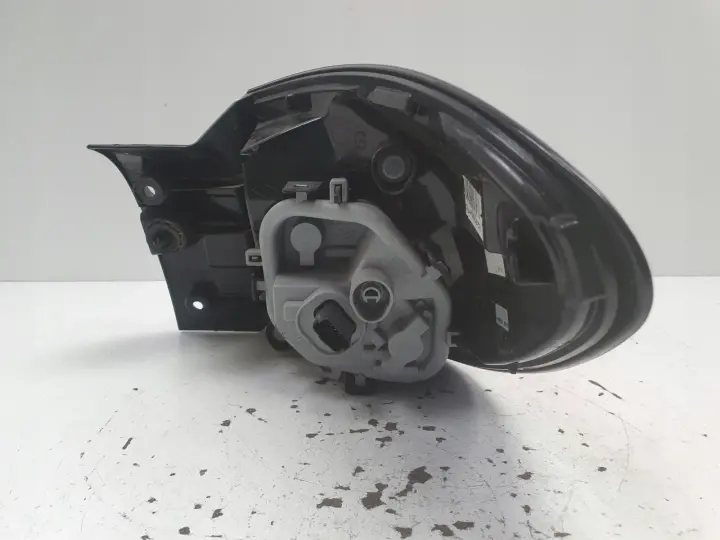 Renault Captur 13-19r TYLNIA TYLNA LAMPA LEWA lewy tył ŁADNA