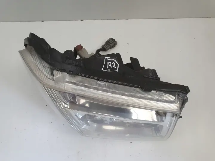 Nissan Pathfinder R51 Navara D40 III PRZEDNIA LAMPA PRAWA PRAWY PRZÓD xenon