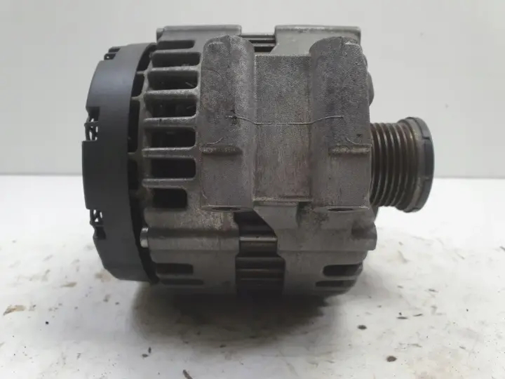 BMW E87 E90 2.0 i ALTERNATOR 0121715017