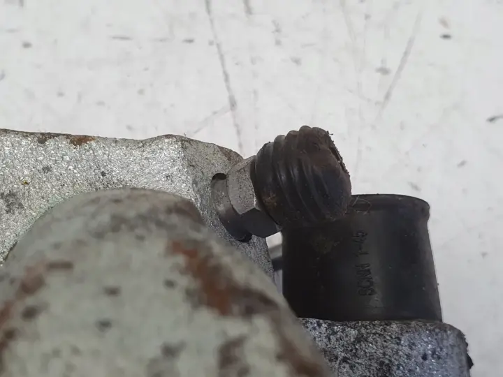 Polestar II PRZEDNI ZACISK HAMULCOWY lewy przód kierowcy 32300768