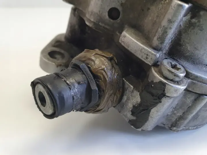 Audi A3 8L Golf IV 1.9 TDI POMPA VACUM wakum LUK 038145209A