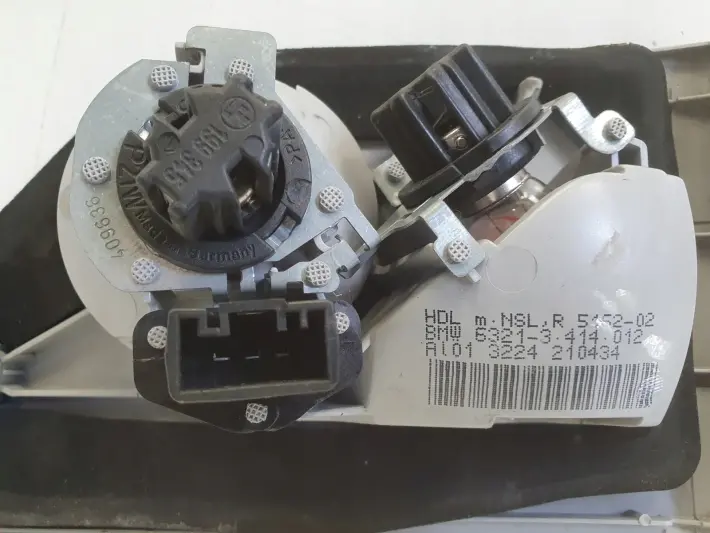 BMW X3 E83 03-06r TYLNIA TYLNA LAMPA PRAWA prawy tył w klape 3414012