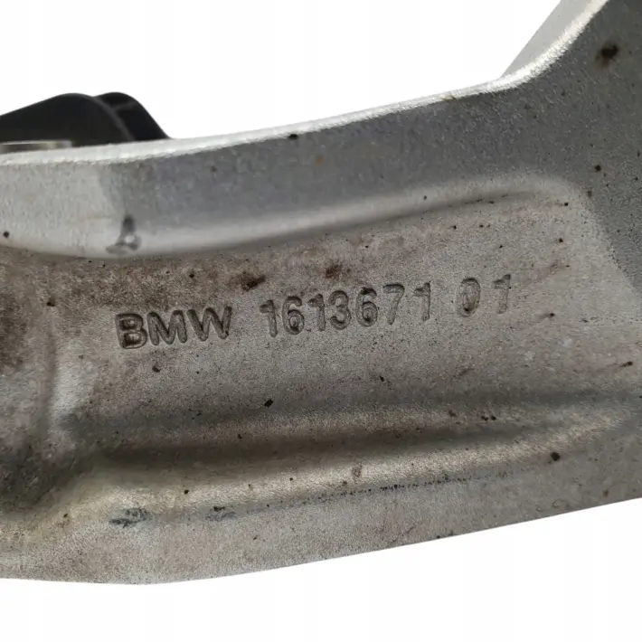 93eca0bafde3eb31598a8c1f7773f84f