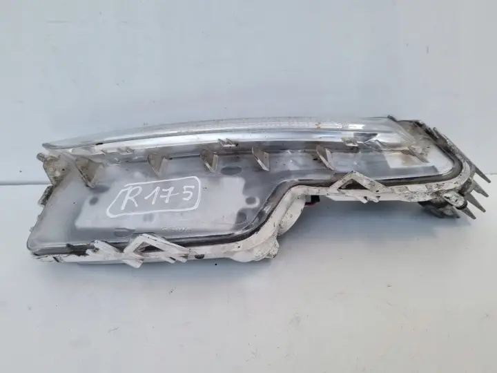 Volvo S60 II V60 LIFT PRZEDNI HALOGEN PRAWY PRZÓD pasażera LED DRL 31353290