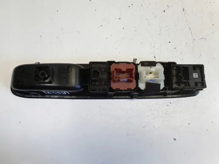 Dacia Sandero III LEWY PANEL STEROWANIA SZYBAMI SZYB Sterownik 254113300R