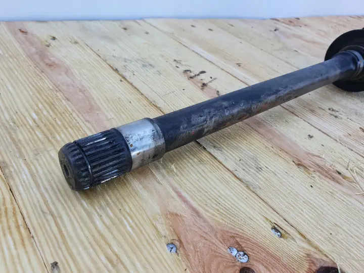 BMW F01 F02 750i Xdrive PRZEDNIA PRAWA PÓŁOŚ Przód