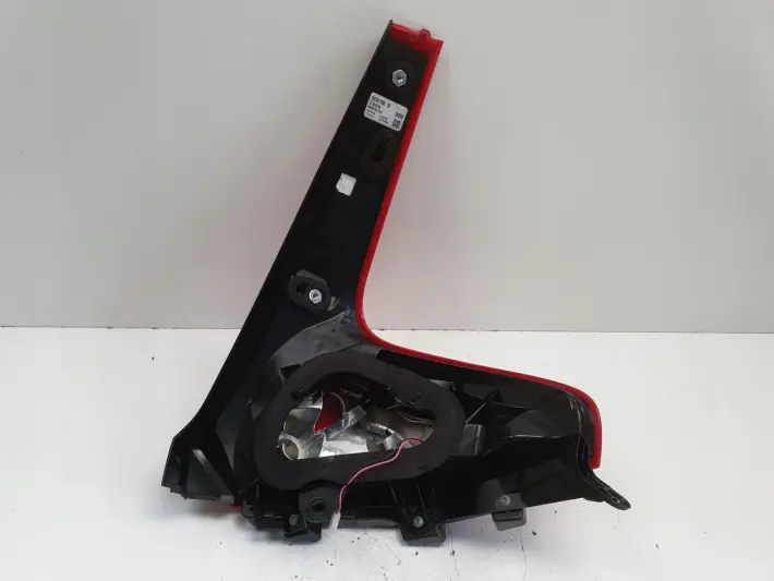 Volvo V40 II 12-16r TYLNIA TYLNA LAMPA LEWA lewy tył 31395844