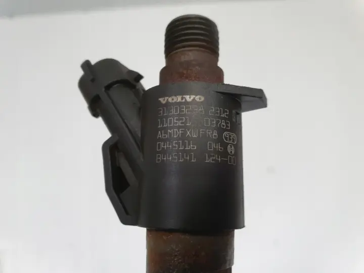 Volvo S60 II V60 II 2.0 D3 WTRYSKIWACZ wtrysk 0445116046