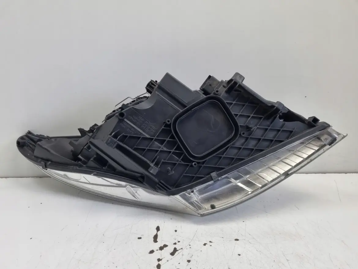 Renault Megane III 08-12r PRZEDNIA LAMPA LEWA lewy przód 260600017R