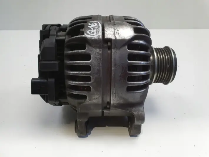 Audi A3 8P VW Golf V 1.9 TDI ALTERNATOR bosch 038903024F 120A