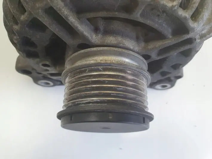VW Caddy III 1.6 TDI ALTERNATOR 06F903023F