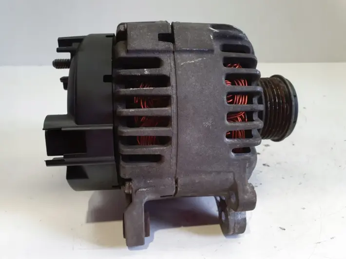 Audi A3 II 8P 2.0 TDI ALTERNATOR valeo 06F903023C 140A