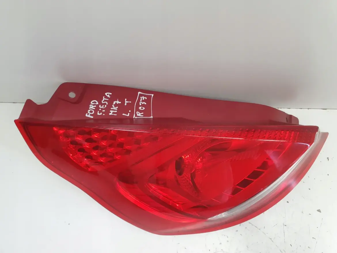 Ford Fiesta 7 MK7 08-12r TYLNA LAMPA LEWA lewy tył kierowcy