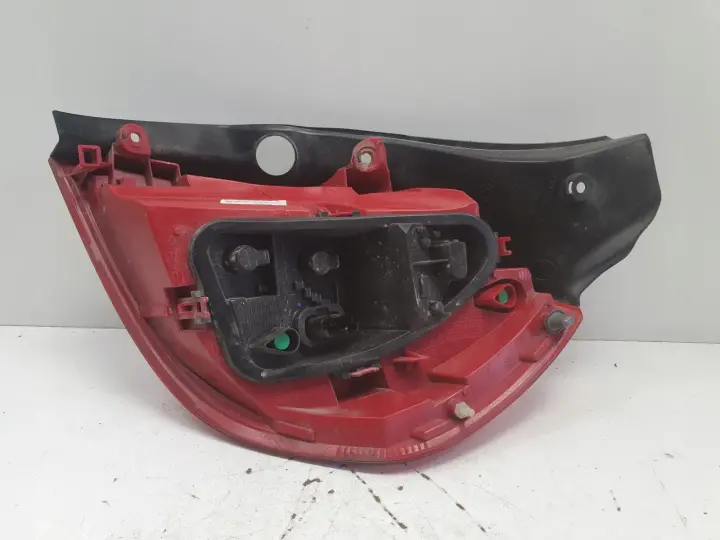 Renault Clio III HB lift TYLNA LAMPA LEWA lewy tył kierowcy 8200886944