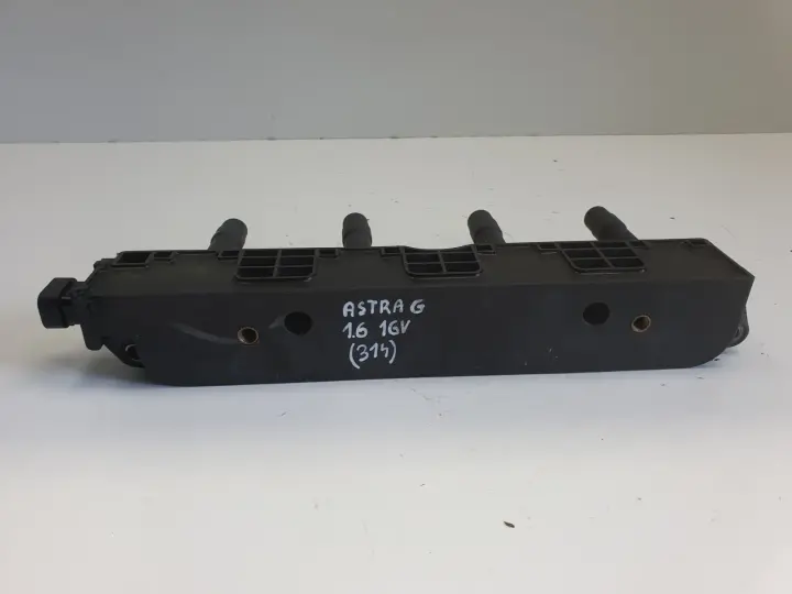 Opel Astra II G 1.6 16V CEWKA ZAPŁONOWA NGK U6002