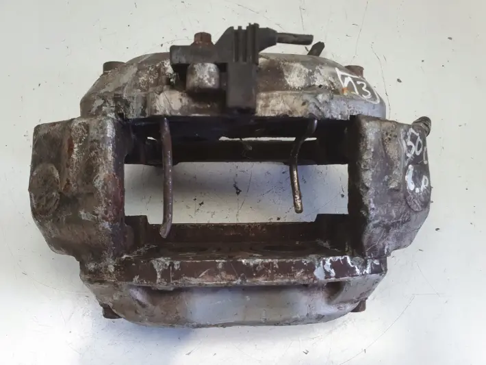 Mercedes SL SL500 R230 PRZEDNI ZACISK HAMULCOWY prawy przód 20825101