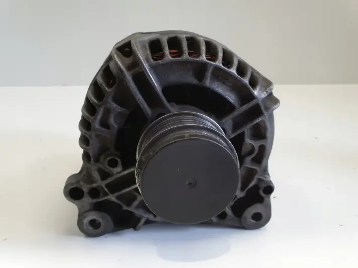 Audi A4 B6 1.9 TDI ALTERNATOR Valeo 028903031A 120A