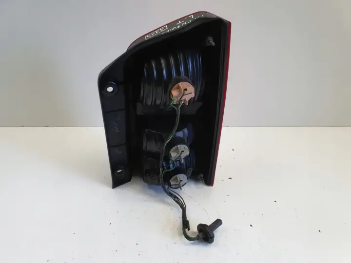 Nissan Pathfinder R51 LIFT 10-14r TYLNIA TYLNA LAMPA LEWA lewy tył