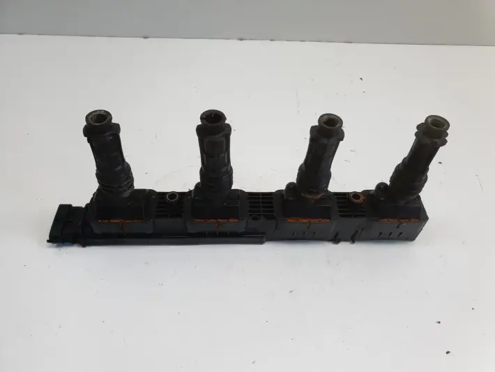 Opel Corsa C 1.2 16V CEWKA ZAPŁONOWA 0221503472