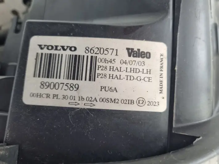 Volvo XC90 02-06r PRZEDNIA LAMPA LEWA lewy przód EUROPA 8620571