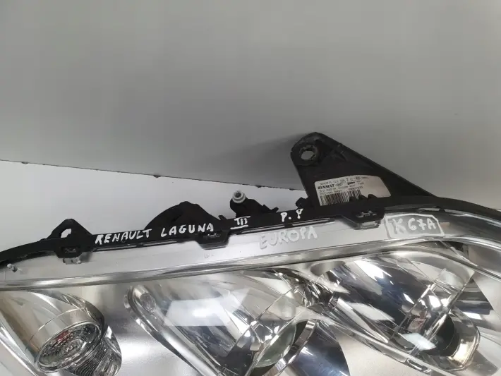 Renault Laguna III 07-10r PRZEDNIA LAMPA PRAWA prawy przód 260100033R