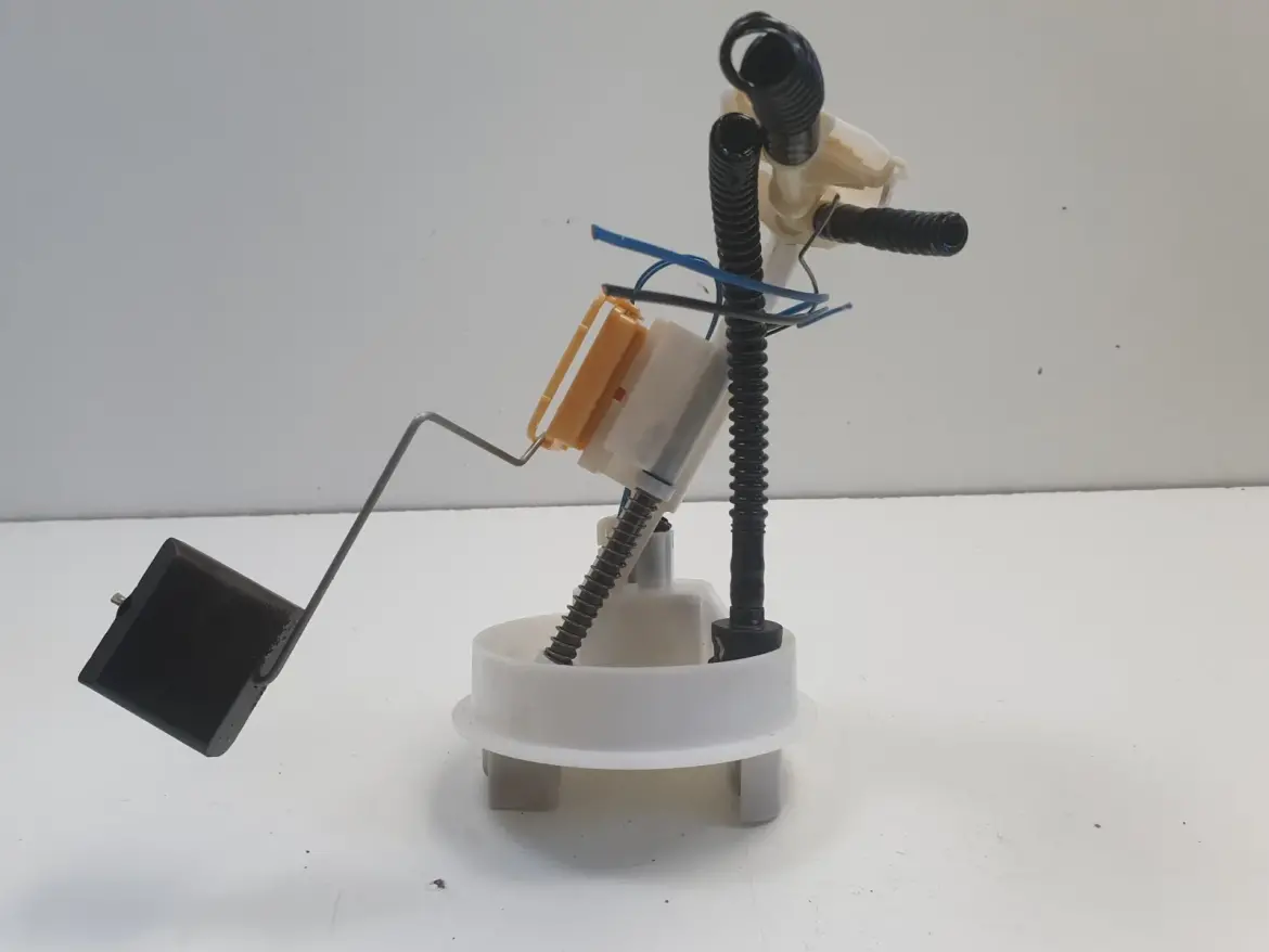 Mercedes CLS C219 W219 320 CDI 3.0 PŁYWAK POMPY PALIWA 1582881 1582881000