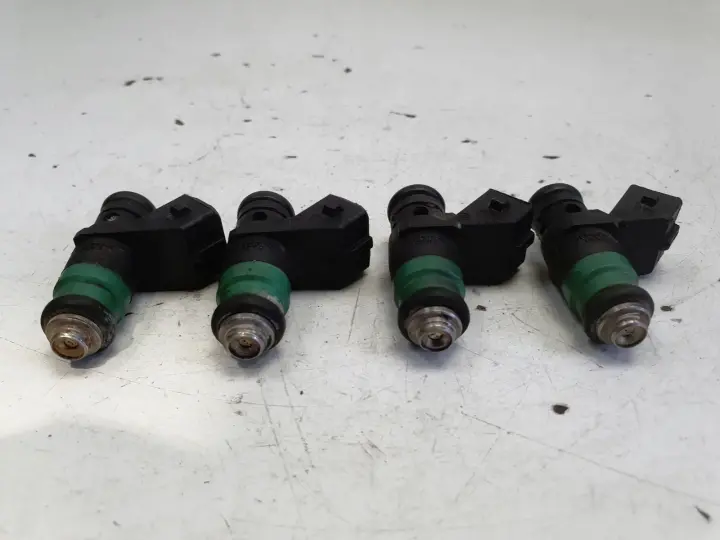 Renault Megane II 2.0 16V WTRYSKIWACZ wtrysk H028797 ITG048