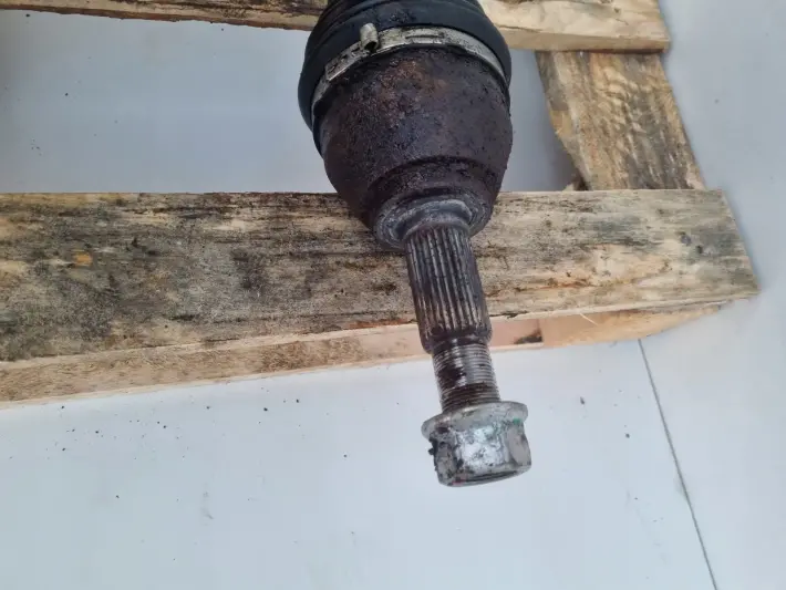 Nissan Juke 1.6 DIG-T PRAWA PRZEDNIA PÓŁOŚ półośka prawy przód Automat