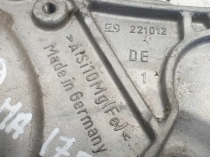 Porsche 911 991 GT3 3.8 OSŁONA POMPY WODY Obudowa 9A1.106.139 9A1106139