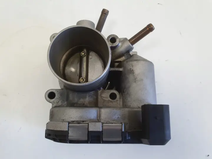 VW Lupo 1.4 16V PRZEPUSTNICA 0280750095 030133062C