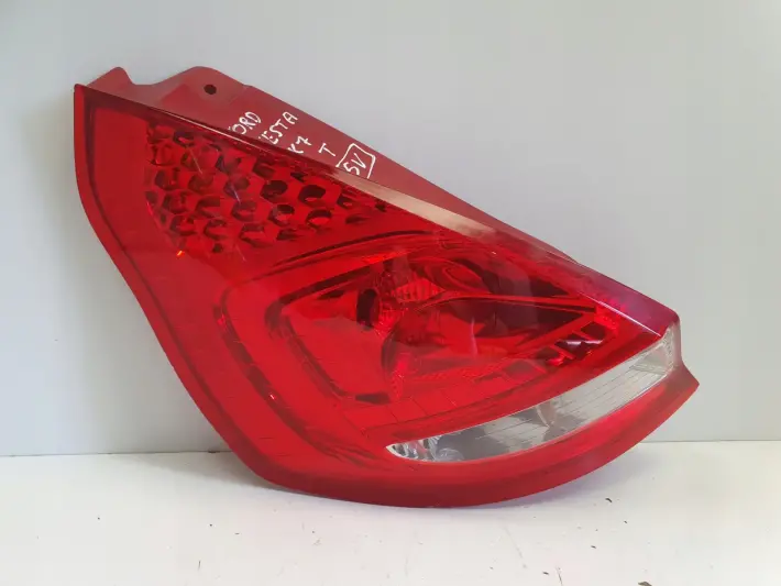 Ford Fiesta VII MK7 08-12r TYLNIA LAMPA LEWA LEWY TYŁ kierowcy 8A61-13405-A